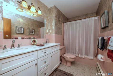 8 Mayflower Road Norwalk CT 06851