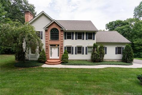 284 Central Road Middlebury CT 06762