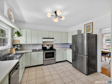 50 Granada Terrace New London CT 06320