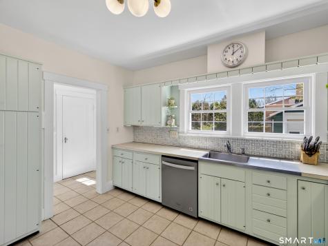 50 Granada Terrace New London CT 06320