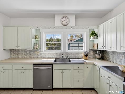 50 Granada Terrace New London CT 06320