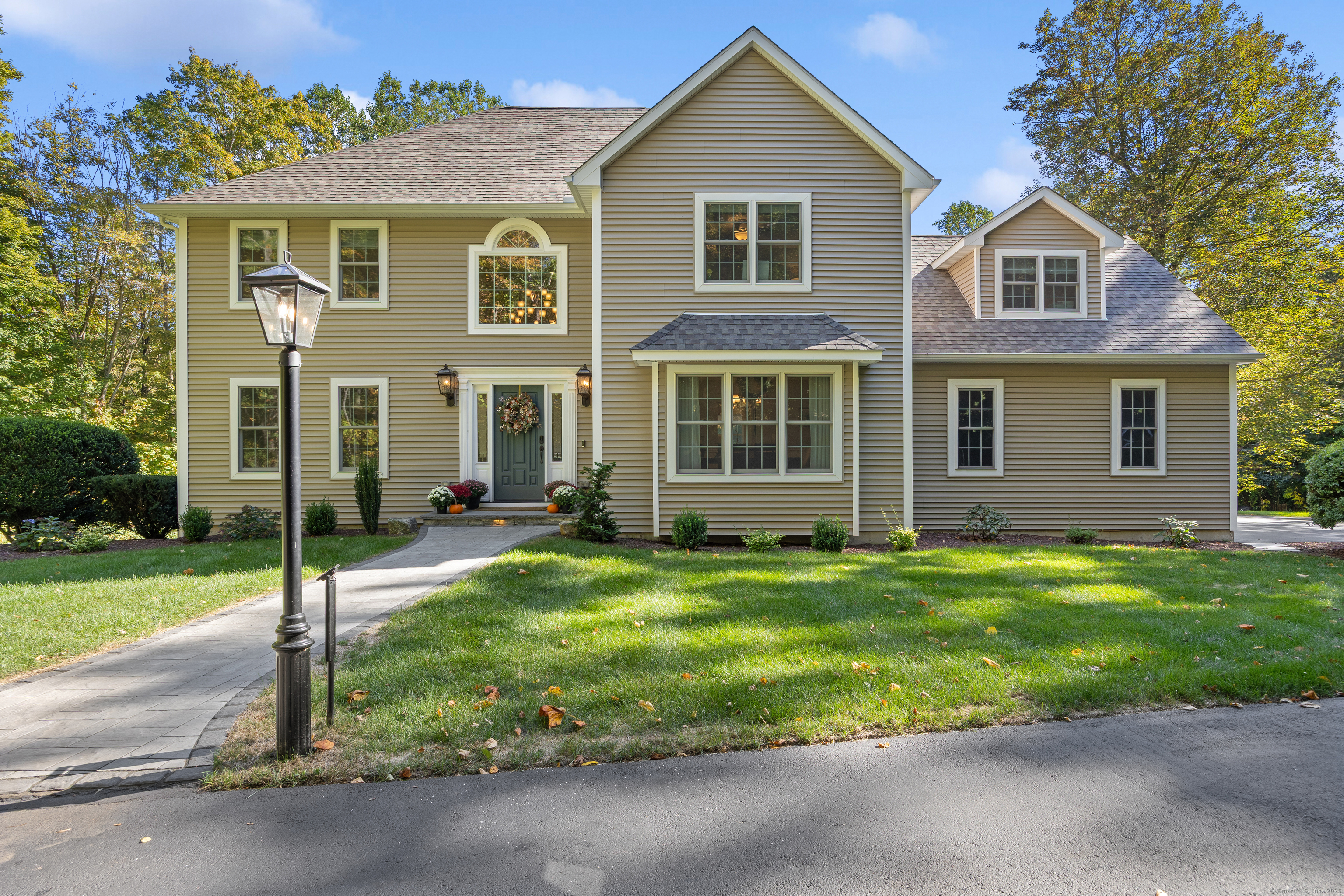 31 Nathan Hale Court Cheshire CT 06410