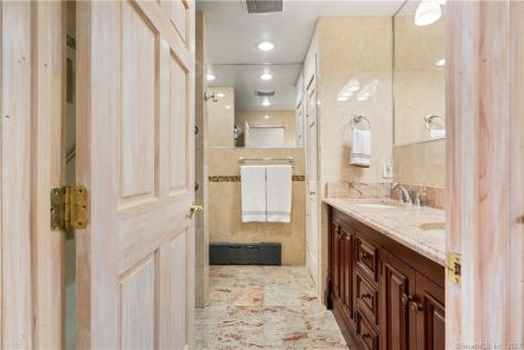 34 Glenwood Avenue New London CT 06320