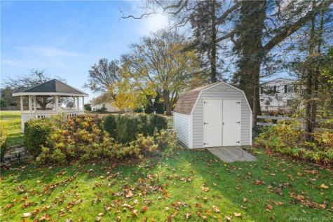 34 Glenwood Avenue New London CT 06320