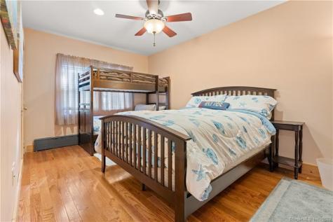 34 Glenwood Avenue New London CT 06320