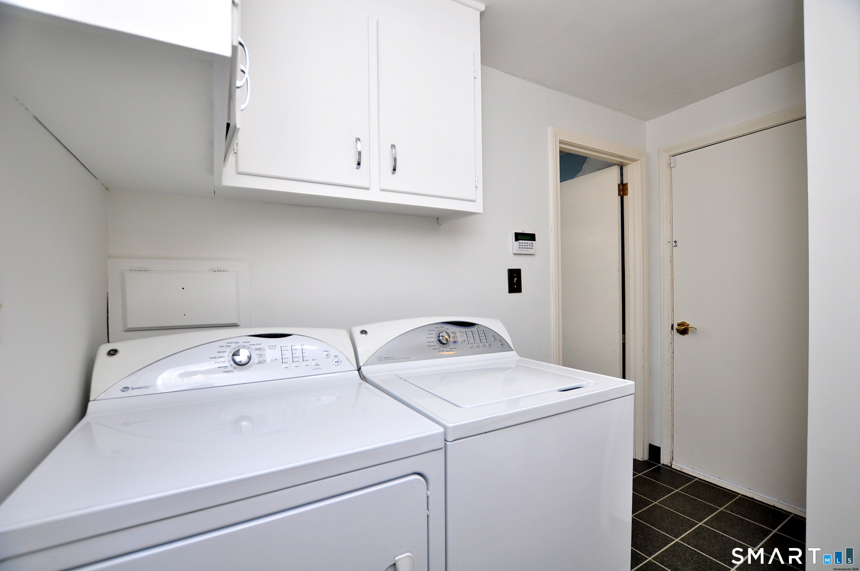 44 Miamis Road West Hartford CT 06117