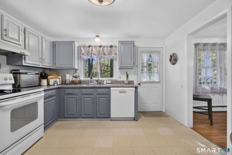 14 Country Village Lane Clinton CT 06413