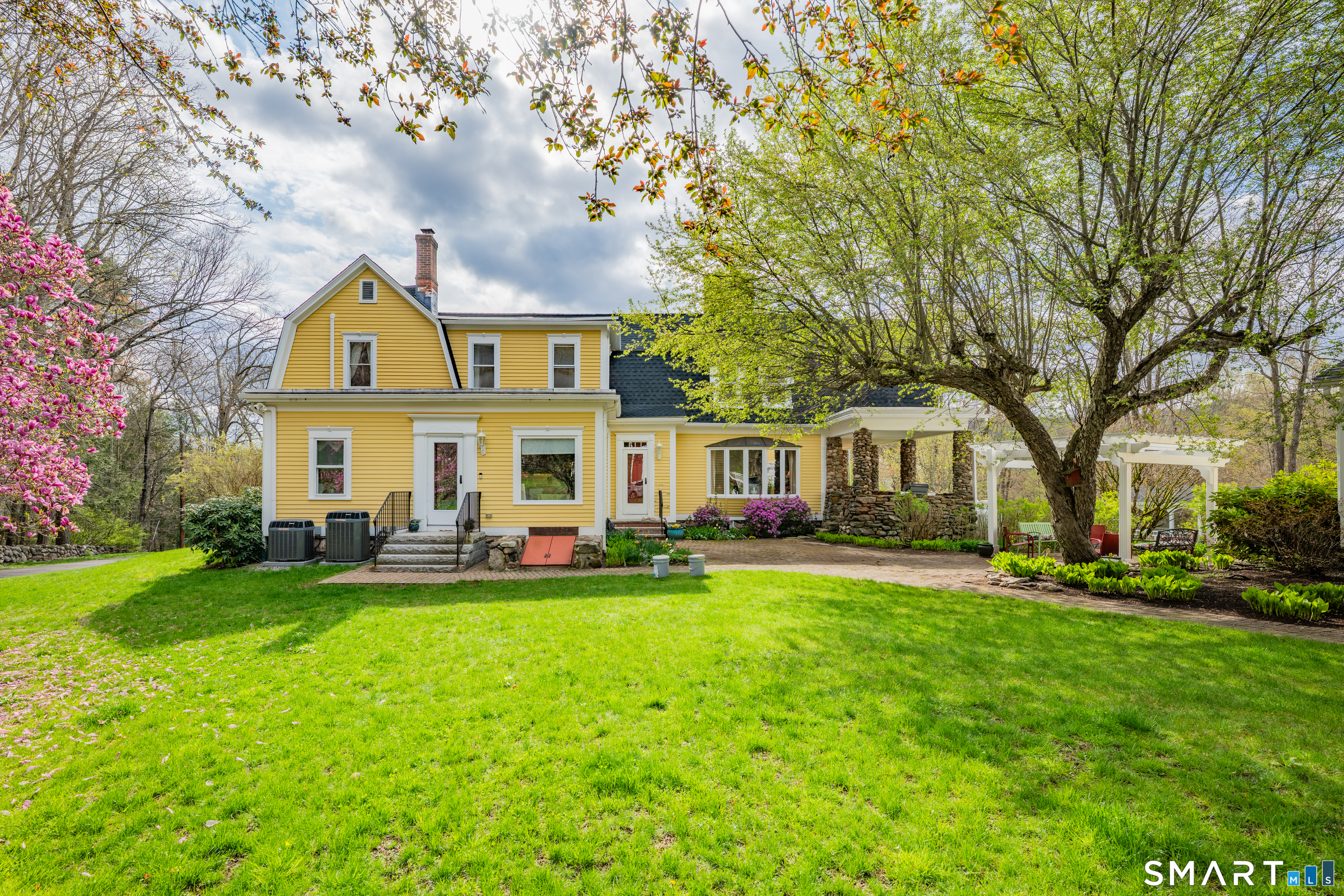 27 Highland Avenue New Hartford CT 06057