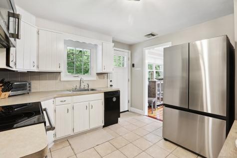 22 Lake Road Woodbury CT 06798
