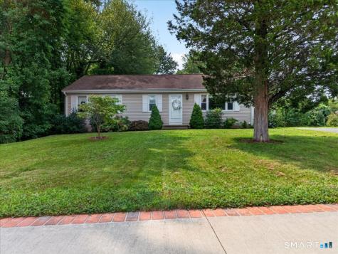 1324 Boston Post Road Old Saybrook CT 06475