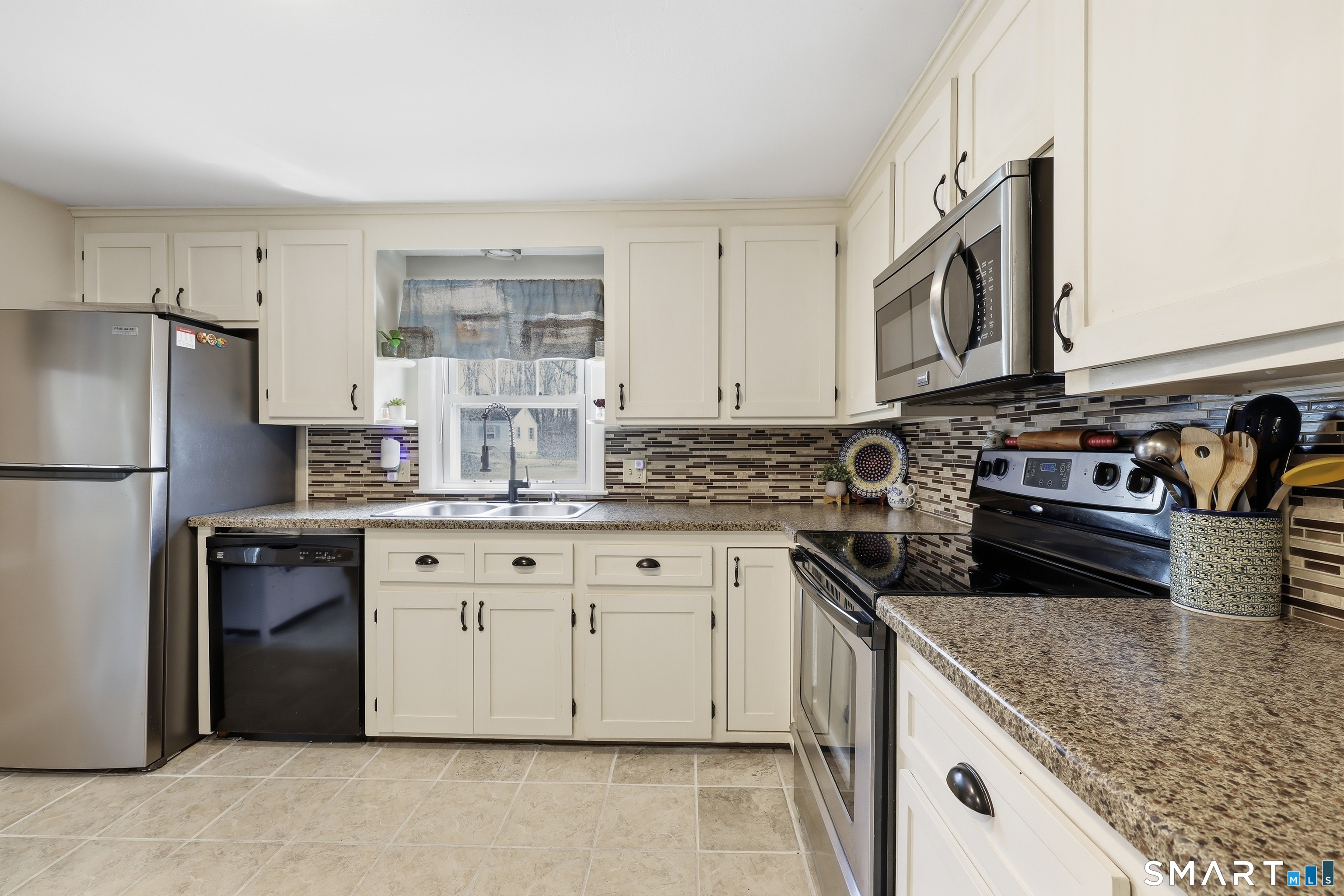 23 Ellis Street Windsor Locks CT 06096