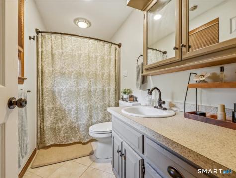 128 Spring Road North Haven CT 06473