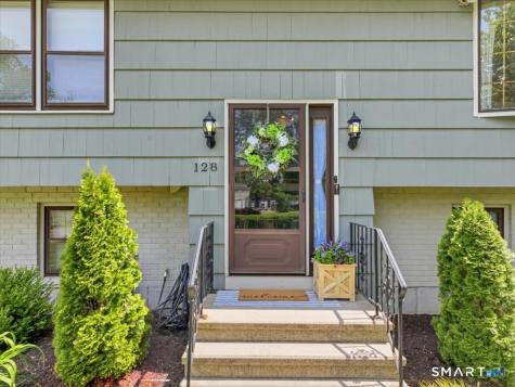 128 Spring Road North Haven CT 06473