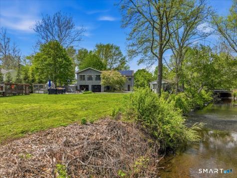 128 Spring Road North Haven CT 06473