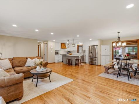 128 Spring Road North Haven CT 06473