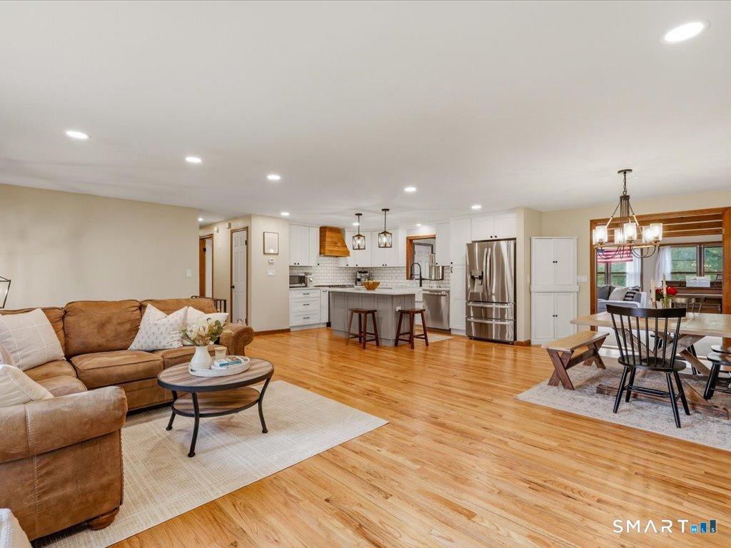 128 Spring Road North Haven CT 06473
