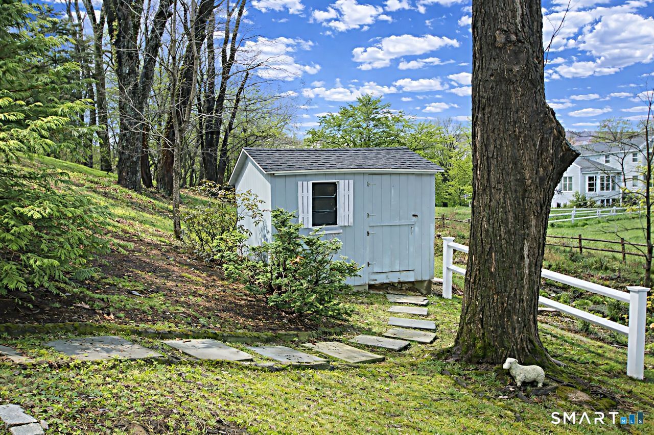 22 Trotwood Drive West Hartford CT 06117