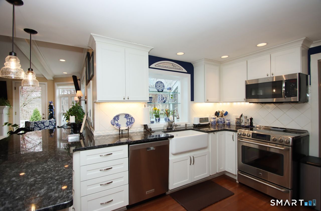22 Trotwood Drive West Hartford CT 06117