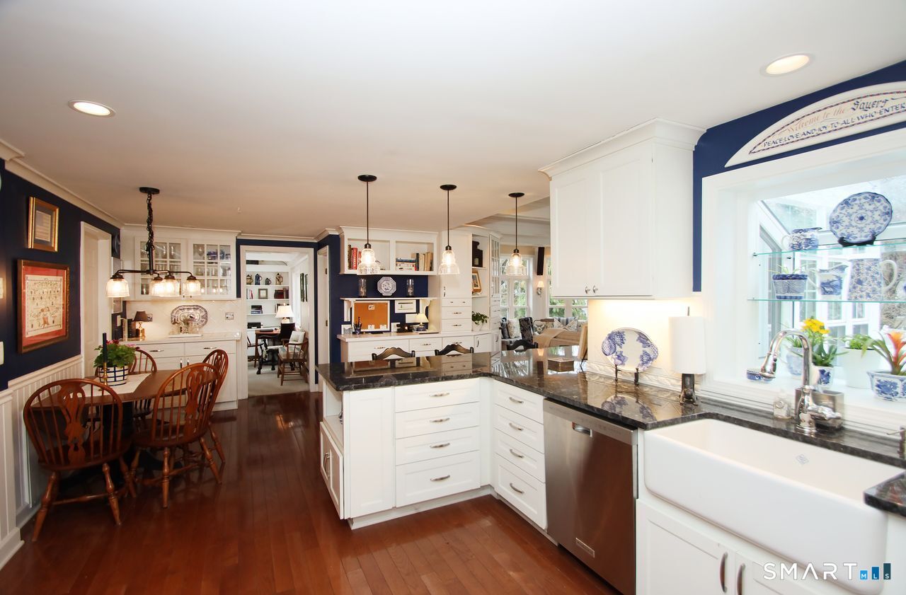 22 Trotwood Drive West Hartford CT 06117