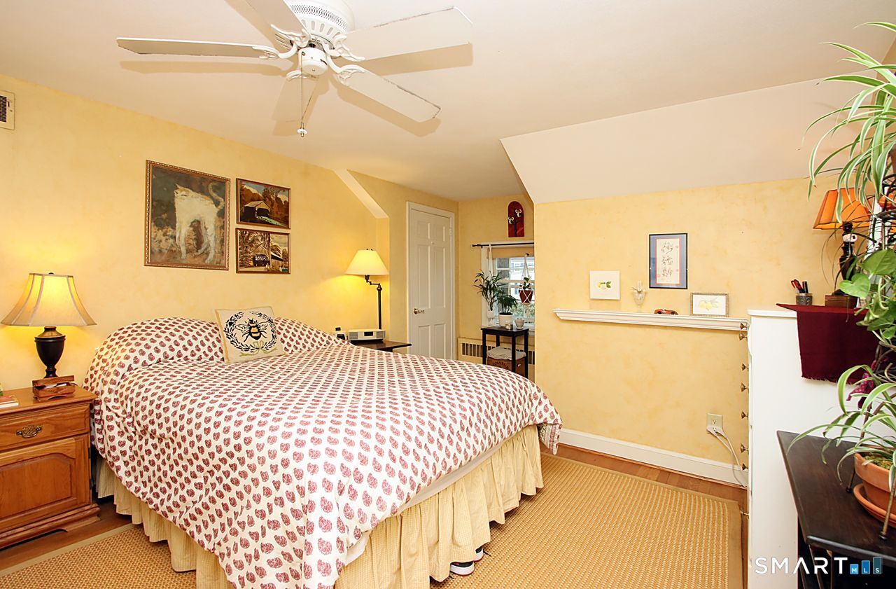 22 Trotwood Drive West Hartford CT 06117