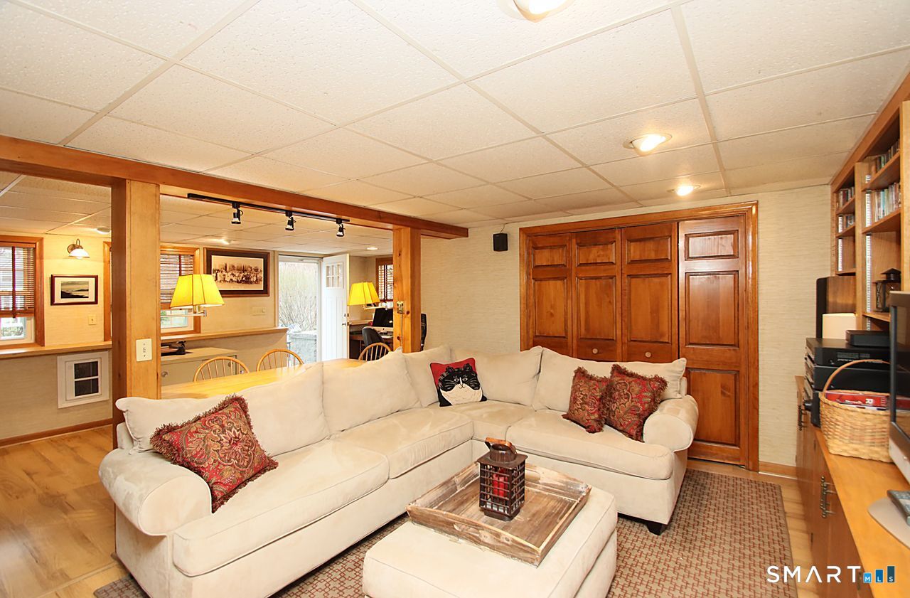 22 Trotwood Drive West Hartford CT 06117