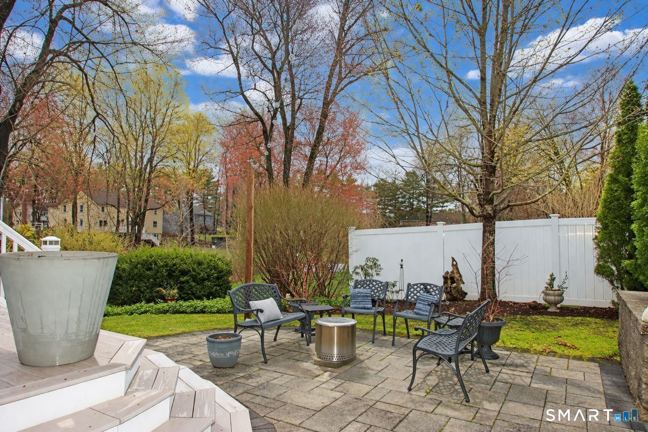 22 Trotwood Drive West Hartford CT 06117