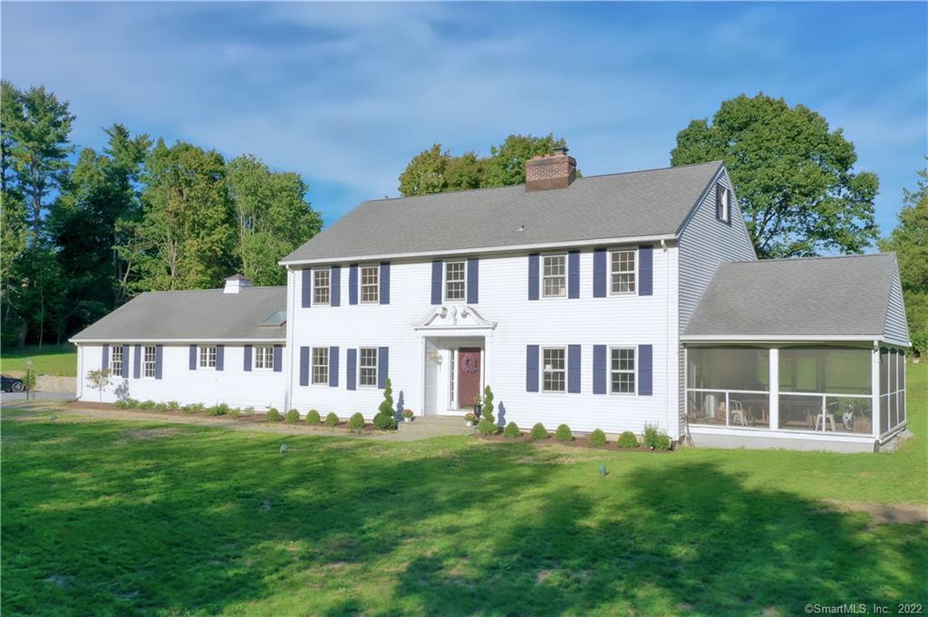 1293 Smith Ridge Road New Canaan CT 06840