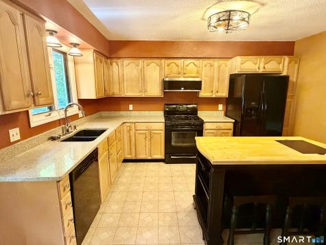 77 Evergreen Avenue Hamden CT 06518