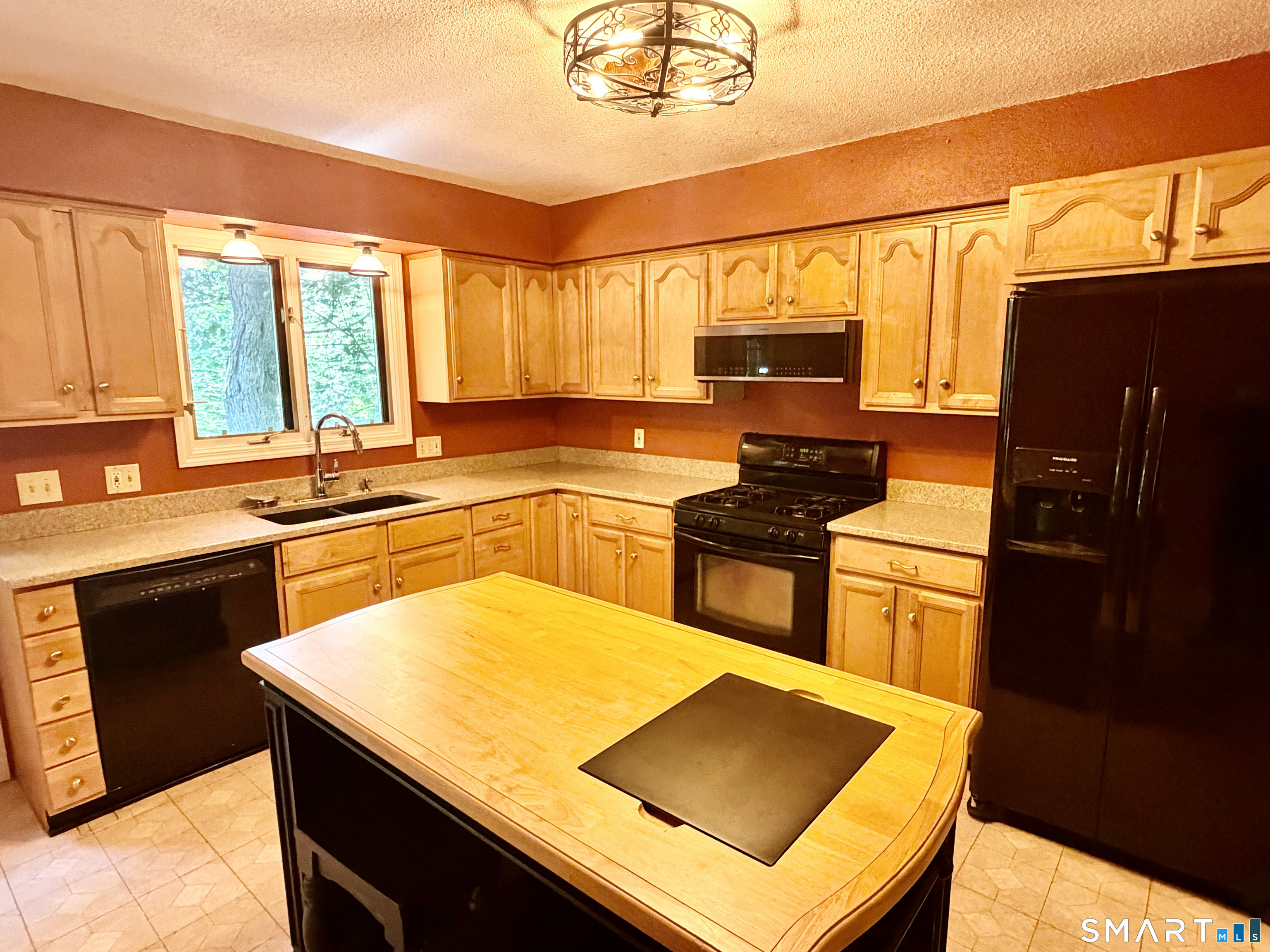 77 Evergreen Avenue Hamden CT 06518