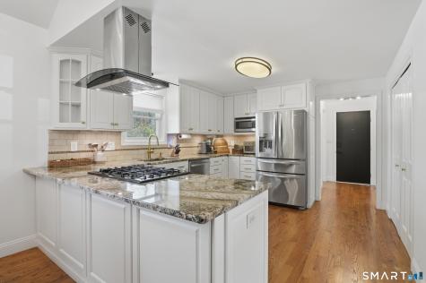 17 Melody Lane East Hartford CT 06118