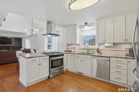 17 Melody Lane East Hartford CT 06118