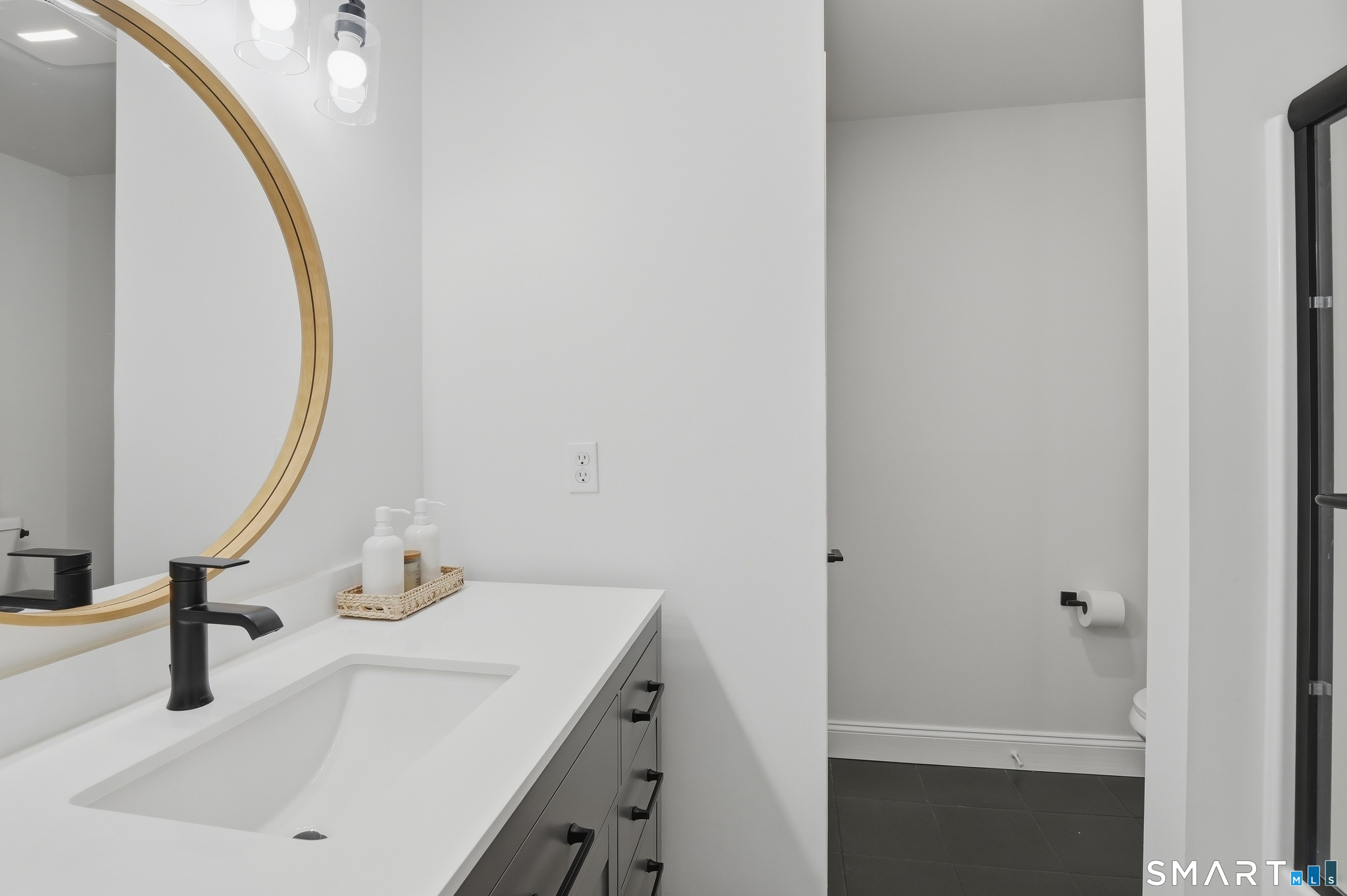 17 Melody Lane East Hartford CT 06118