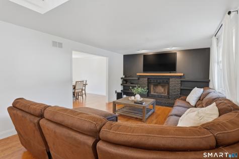 17 Melody Lane East Hartford CT 06118