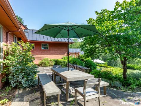 35 Schoolhouse Road Roxbury CT 06783
