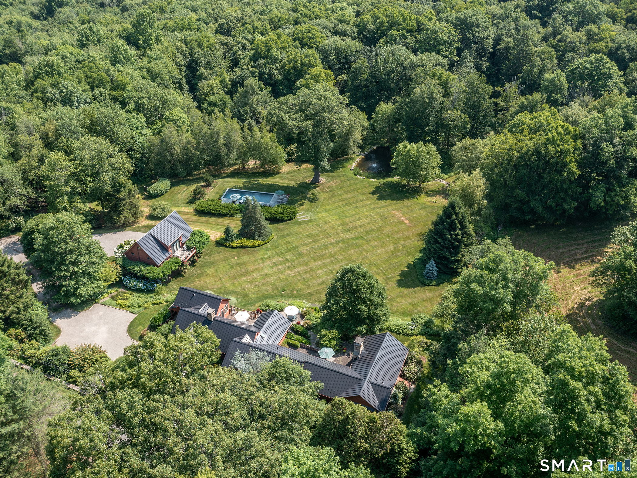 35 Schoolhouse Road Roxbury CT 06783