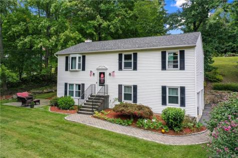 61A Pembroke Road Danbury CT 06811