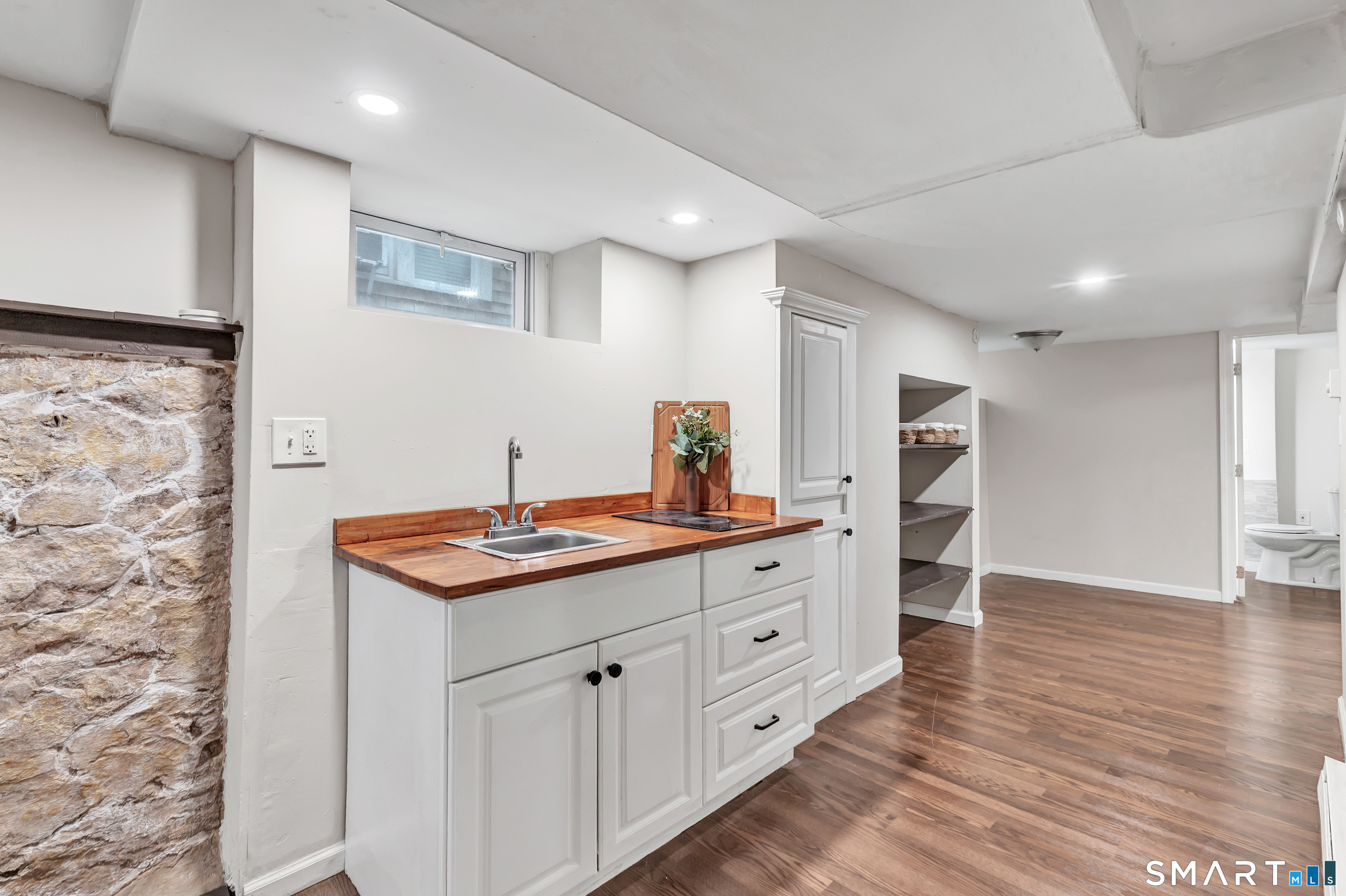 12 Violet Street Hamden CT 06517