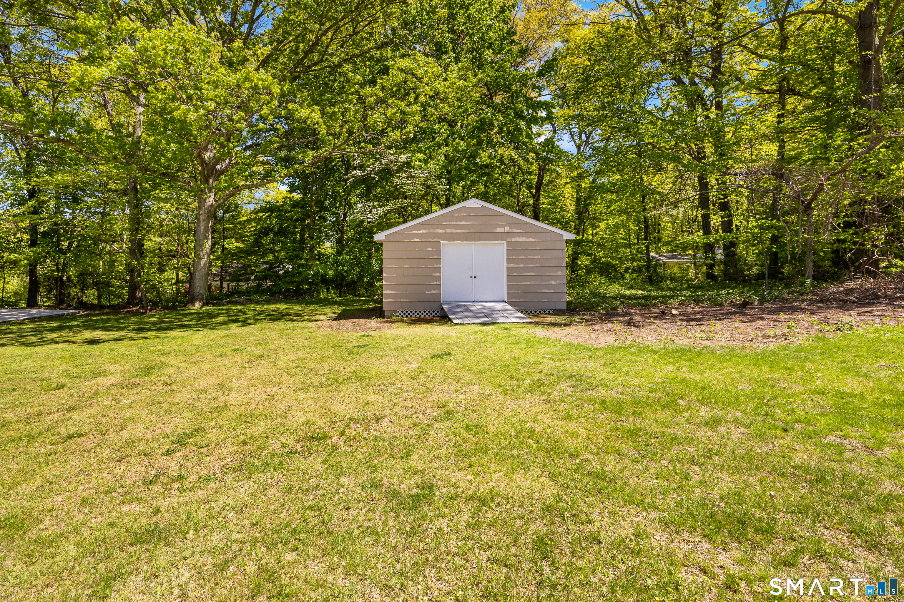 1044 Dunbar Hill Road Hamden CT 06514