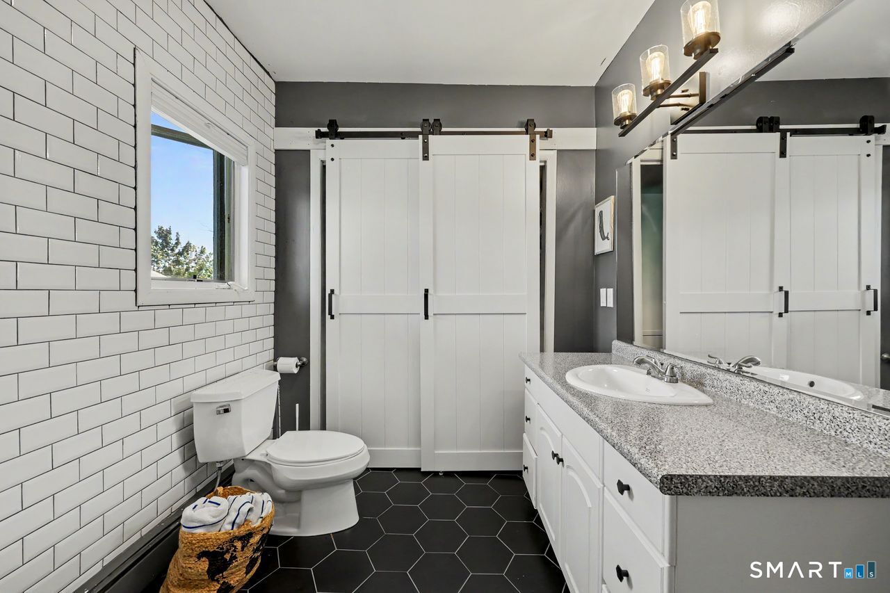 52 West Street Shelton CT 06484