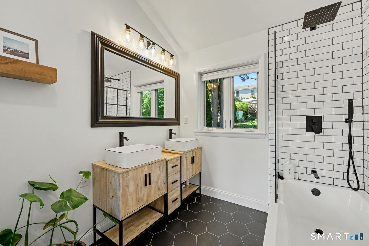 52 West Street Shelton CT 06484