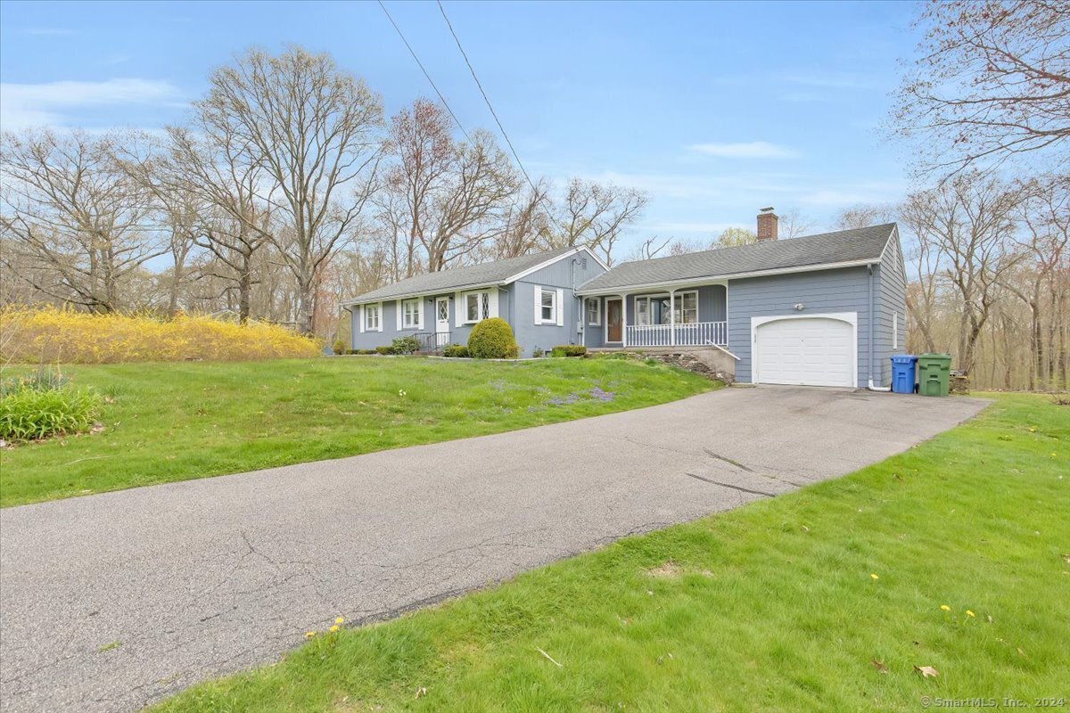 6 Harlan Place East Hampton CT 06424