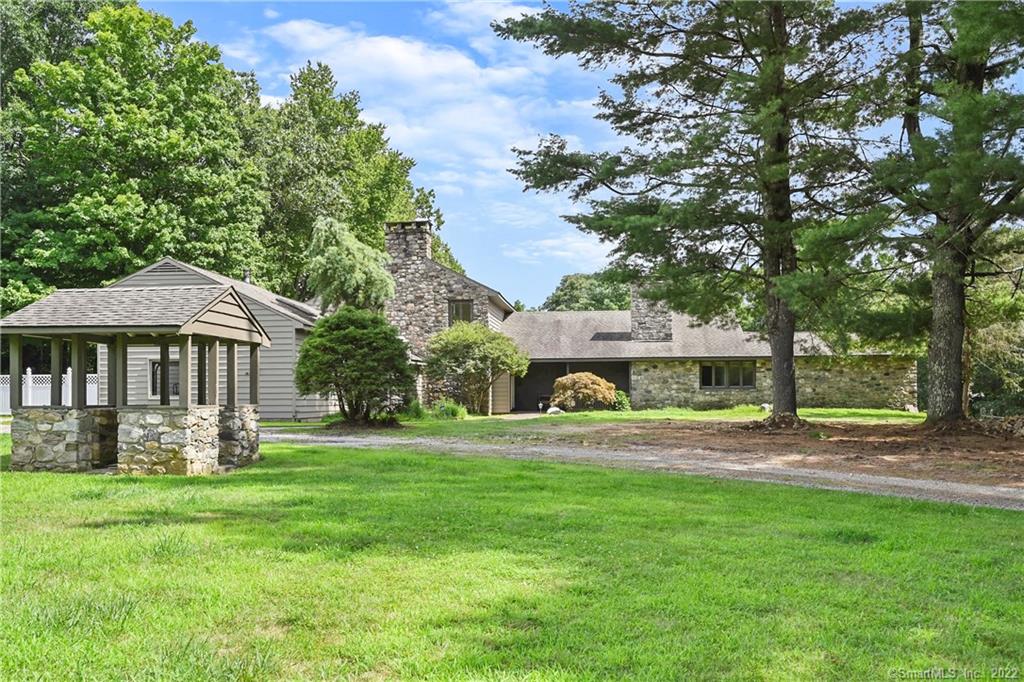 28 Rockledge Road Redding CT 06896