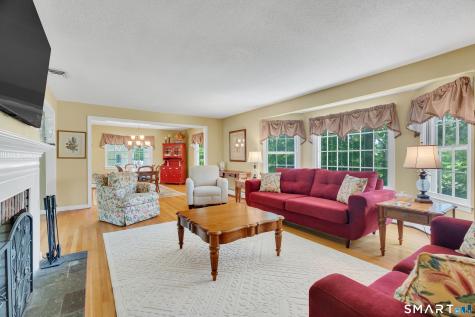 34 River Road North Haven CT 06473