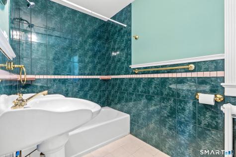 12 Cobbs Road West Hartford CT 06107