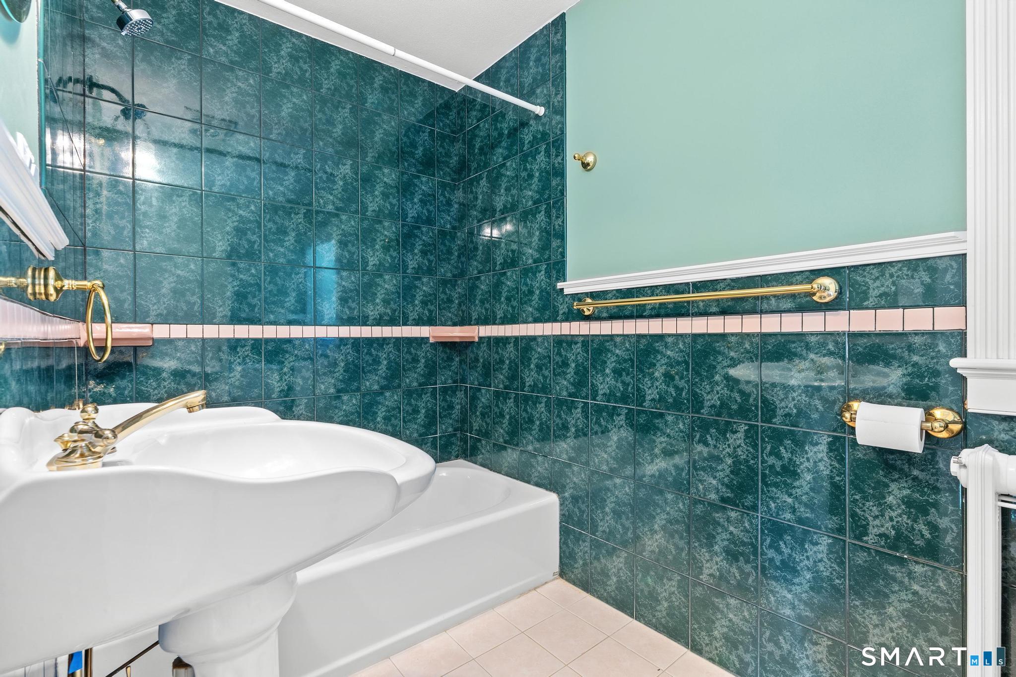 12 Cobbs Road West Hartford CT 06107