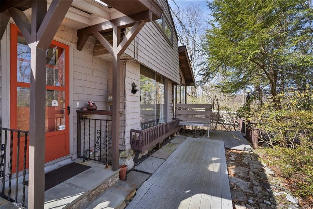 82 Mountain Road Redding CT 06896