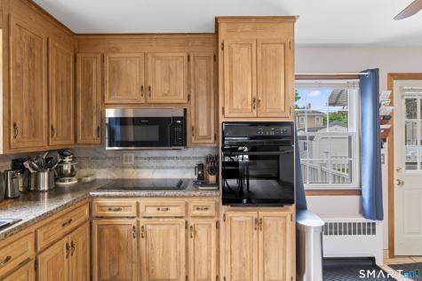 8 James Street Windsor Locks CT 06096