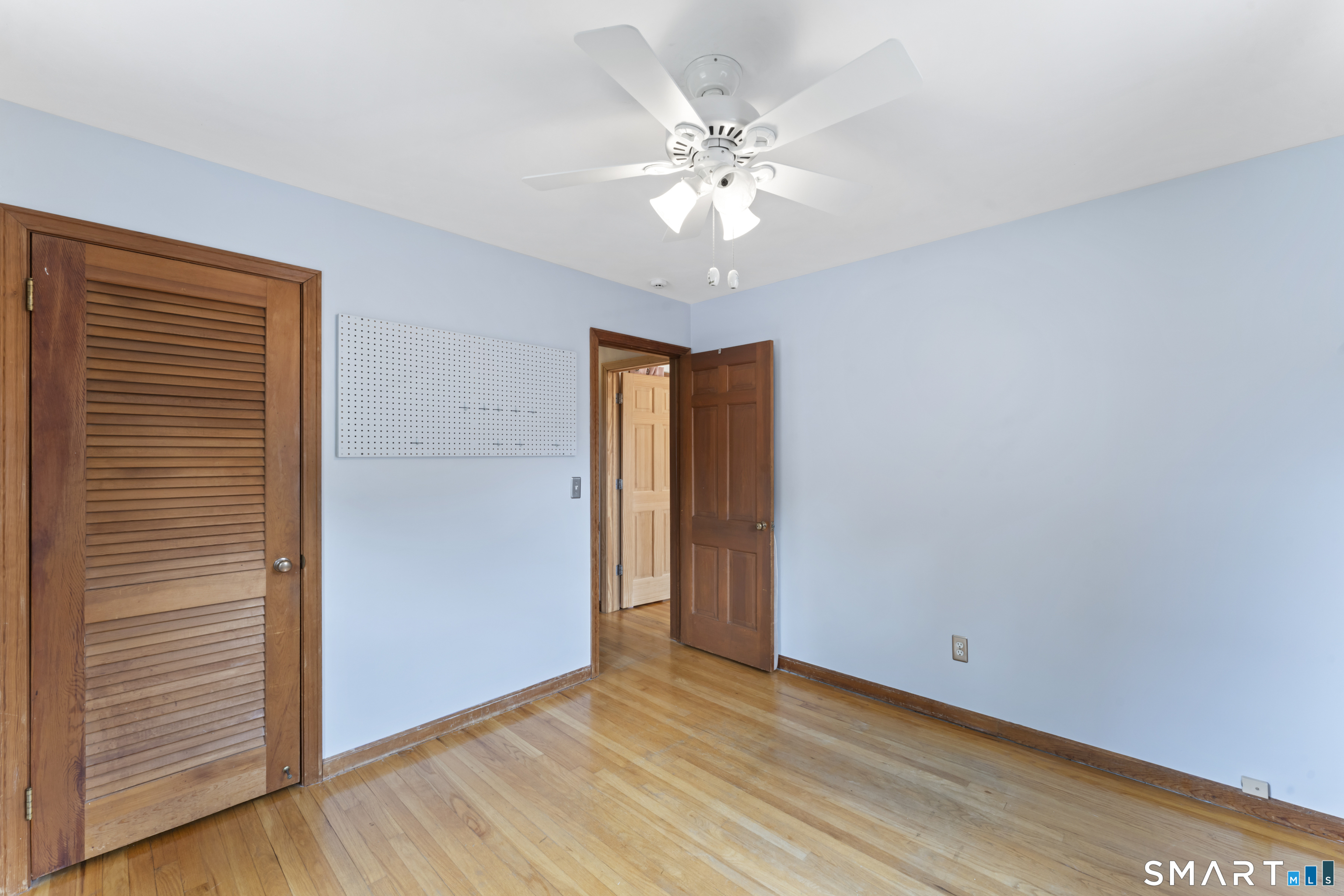 8 James Street Windsor Locks CT 06096