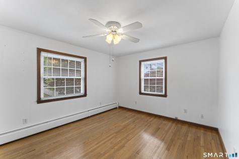 8 James Street Windsor Locks CT 06096