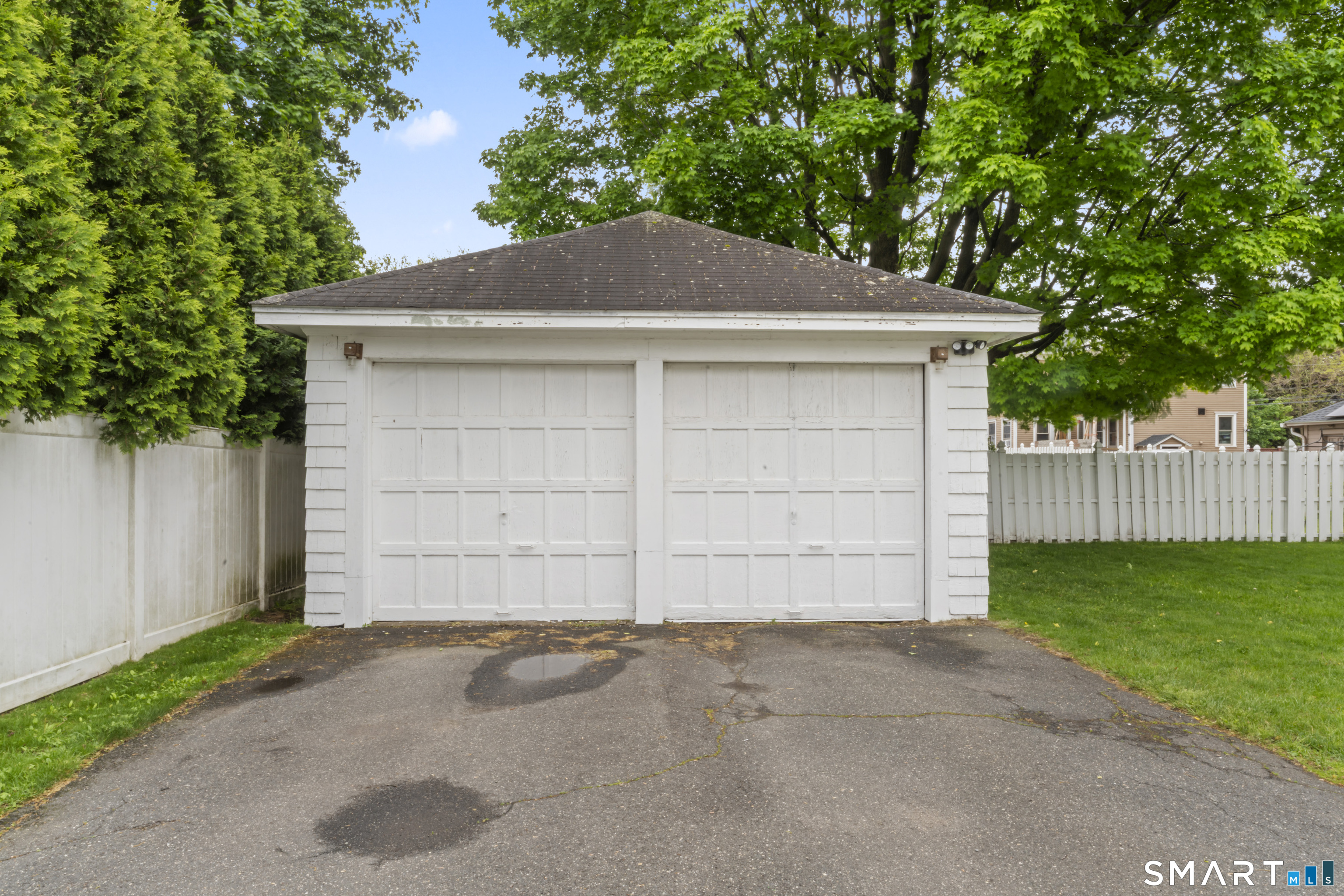 8 James Street Windsor Locks CT 06096